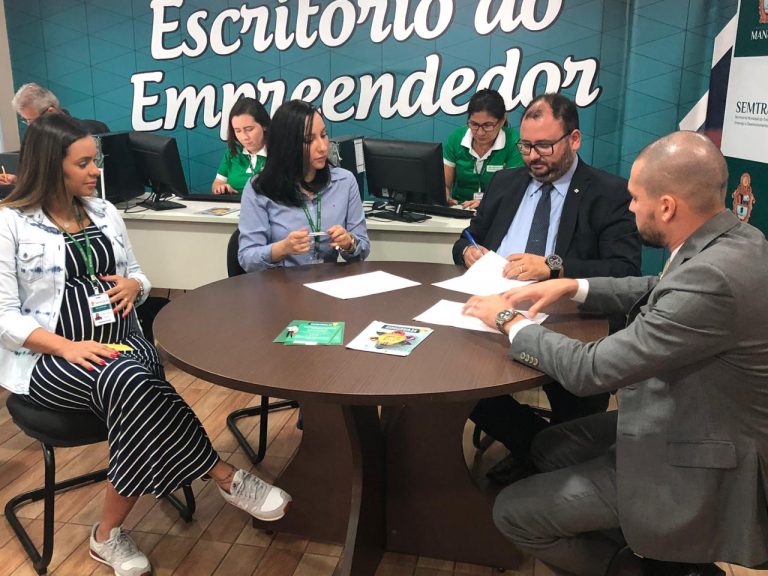 Prefeitura e OAB-AM assinam acordo de cooperação técnica para consultoria gratuita em direito empresarial