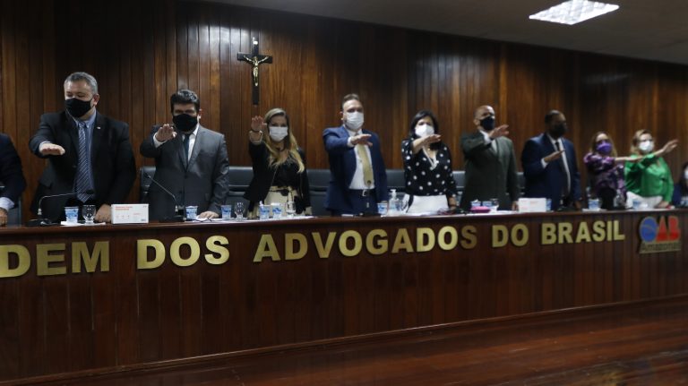 OAB realiza segundo dia de entrega de carteiras