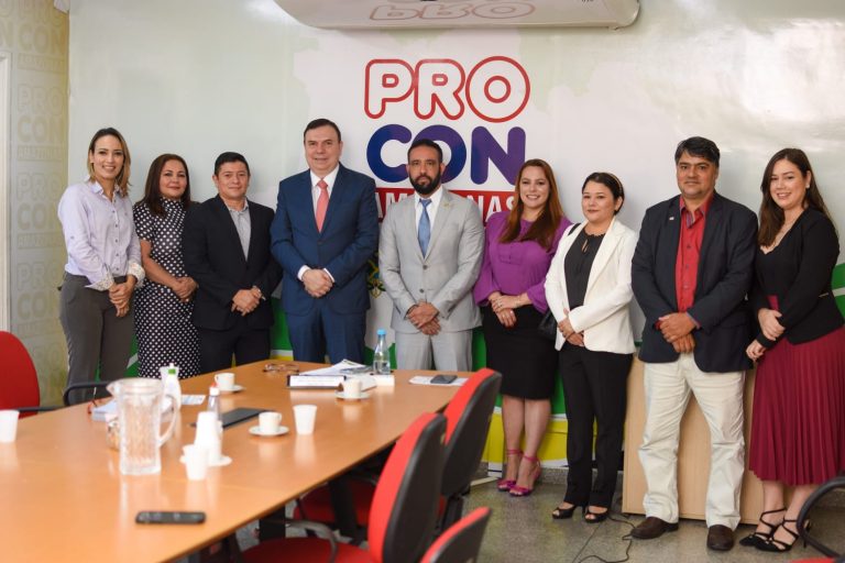 Membros da OAB-AM participam de reunião com Procon-AM