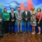 PRESIDENTE-DA-OAB-COM-O-COMITE-696×464